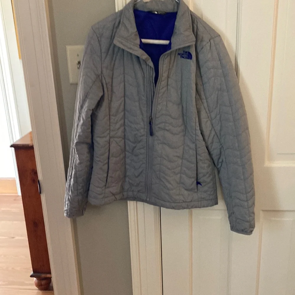 The North face light down coat - Picture 1 of 6